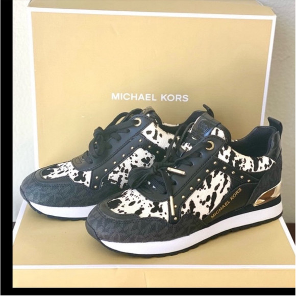 MICHAEL KORS WILMA
TRAINER SNEAKERS - Picture 2 of 8